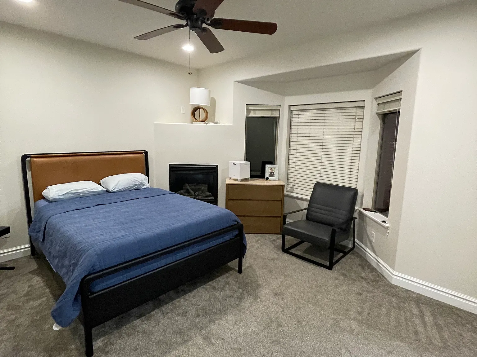 4 bed, 3319 sqft, $900 — Photo 1
