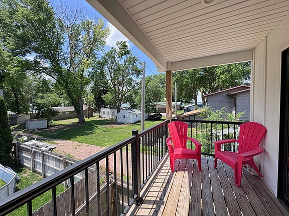 3rd image of 5 Park Lane Dr #28