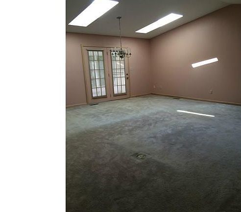 5th image of 930 Pearson Cir Unit 1