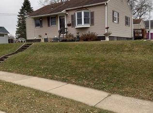 702 Madison St, Onalaska, WI 54650