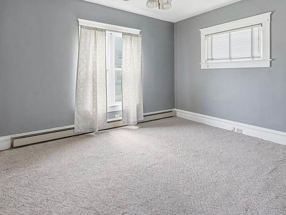 5th image of 202 Louise Ave