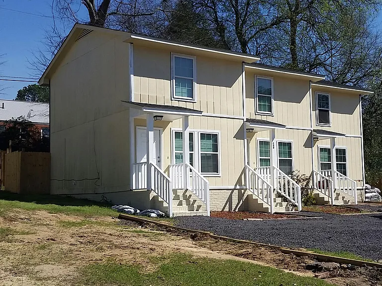140 Doctor Cir #C — Photo 1