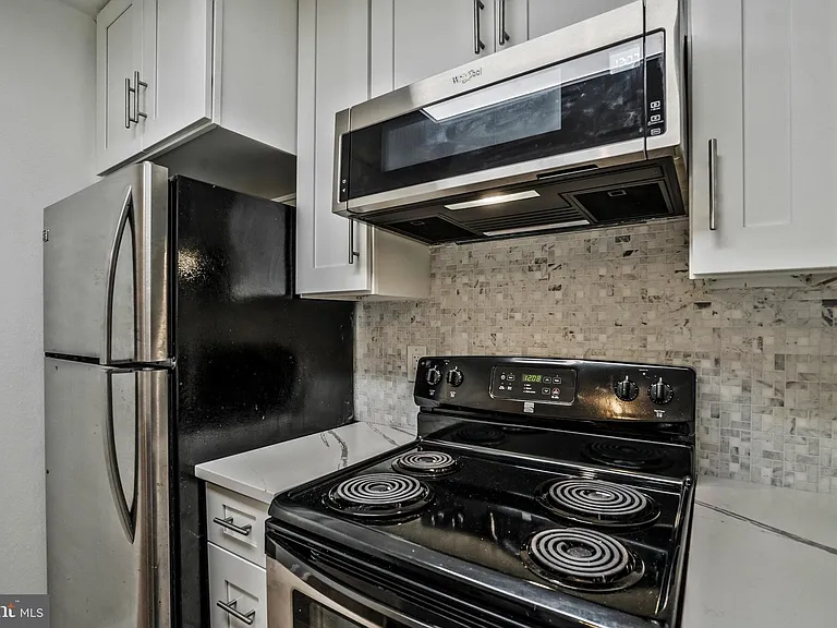 3308 Wyndham Cir #321 — Photo 3