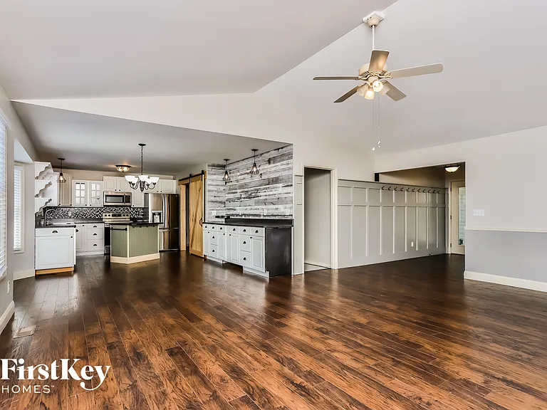 3845 Bedford Pointe Dr — Photo 3