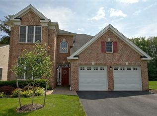 9 Huntington Ct, Kendall Park, NJ 08824