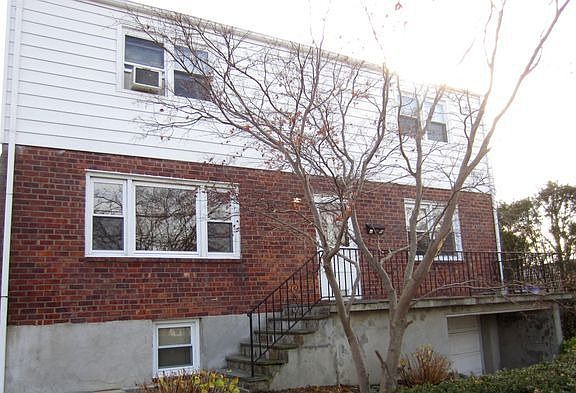 2nd image of 252 Kingston Ave
