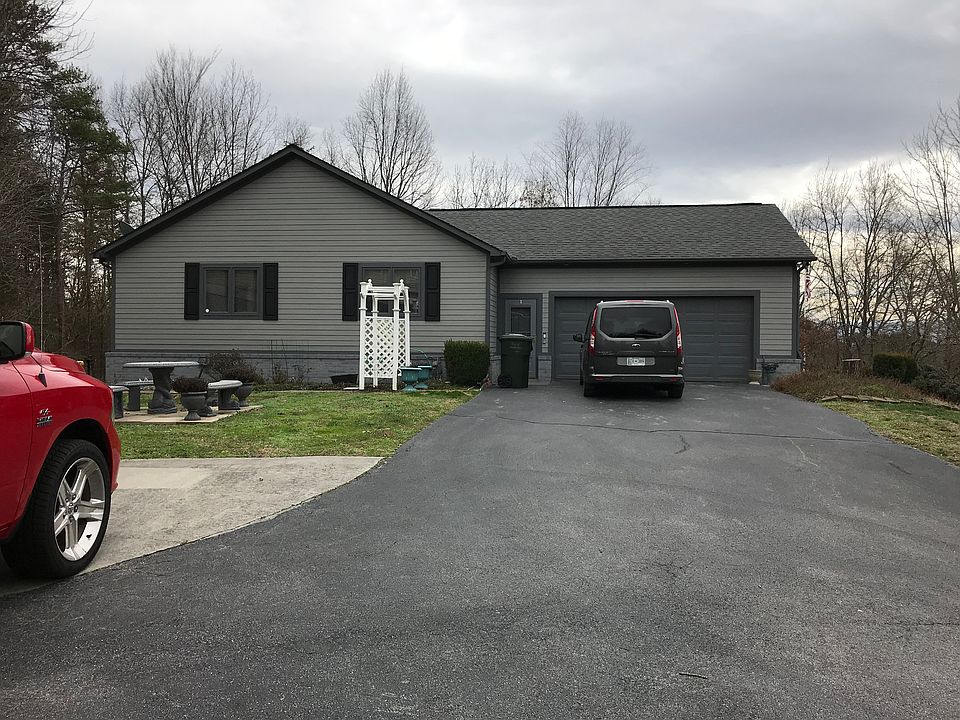 2nd image of 409 Beal Ct
