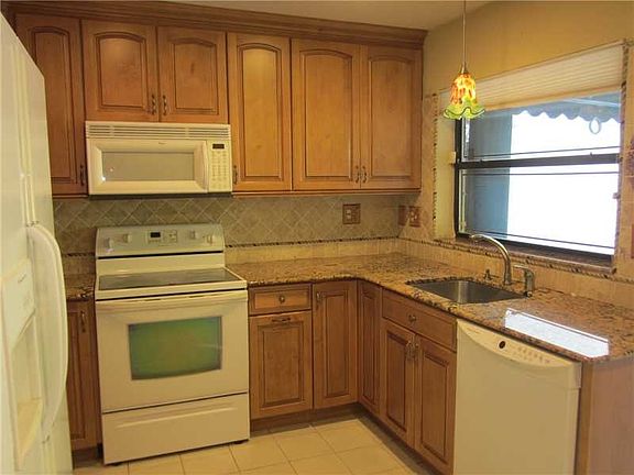 4th image of 3803 N 47th Ave