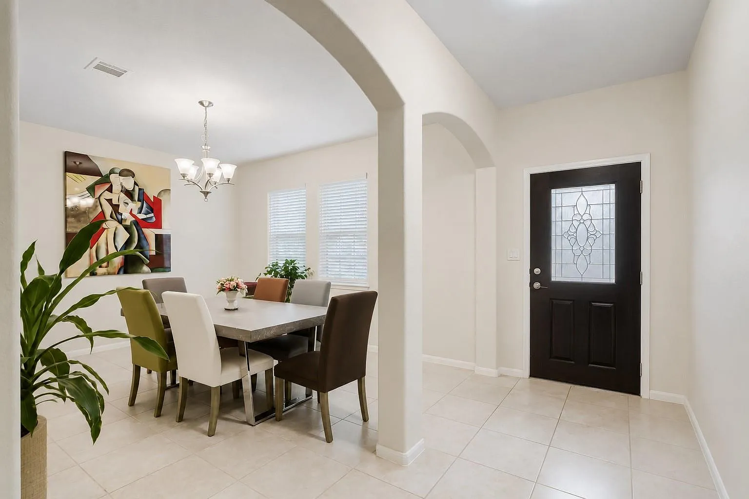 5 bed, 3.5 bath, 3162 sqft, $2,800 — Photo 4
