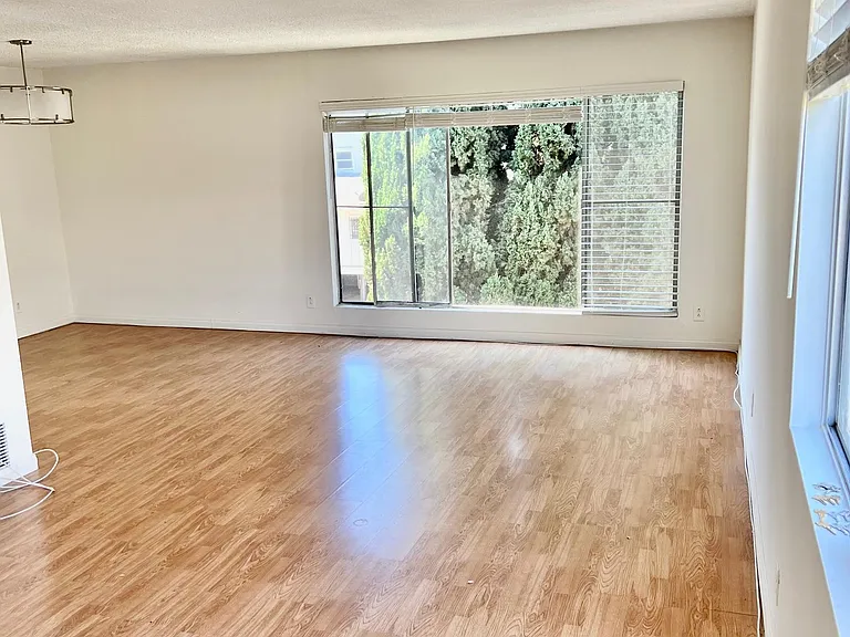 1288 Barry Ave #4 — Photo 1