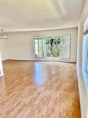 1288 Barry Ave Photo 1