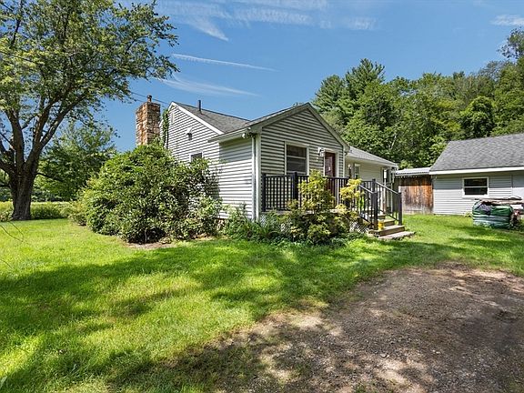 5th image of 138 Sutton Ave