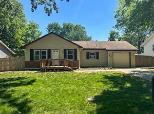 307 SW Glendana St, Lees Summit, MO 64081