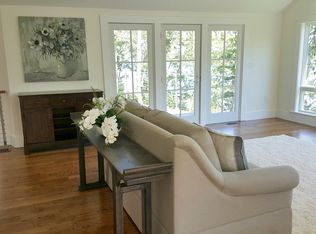 40 Cronig Ave, Tisbury, MA 02568