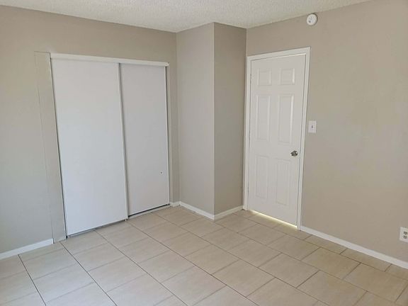 2nd image of 2293 Exeter Dr APT A