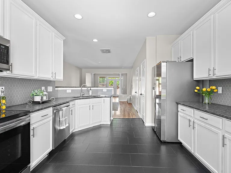120 Point Comfort Ln — Photo 12
