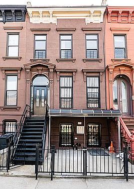 2nd image of 198 Hart St APT 1