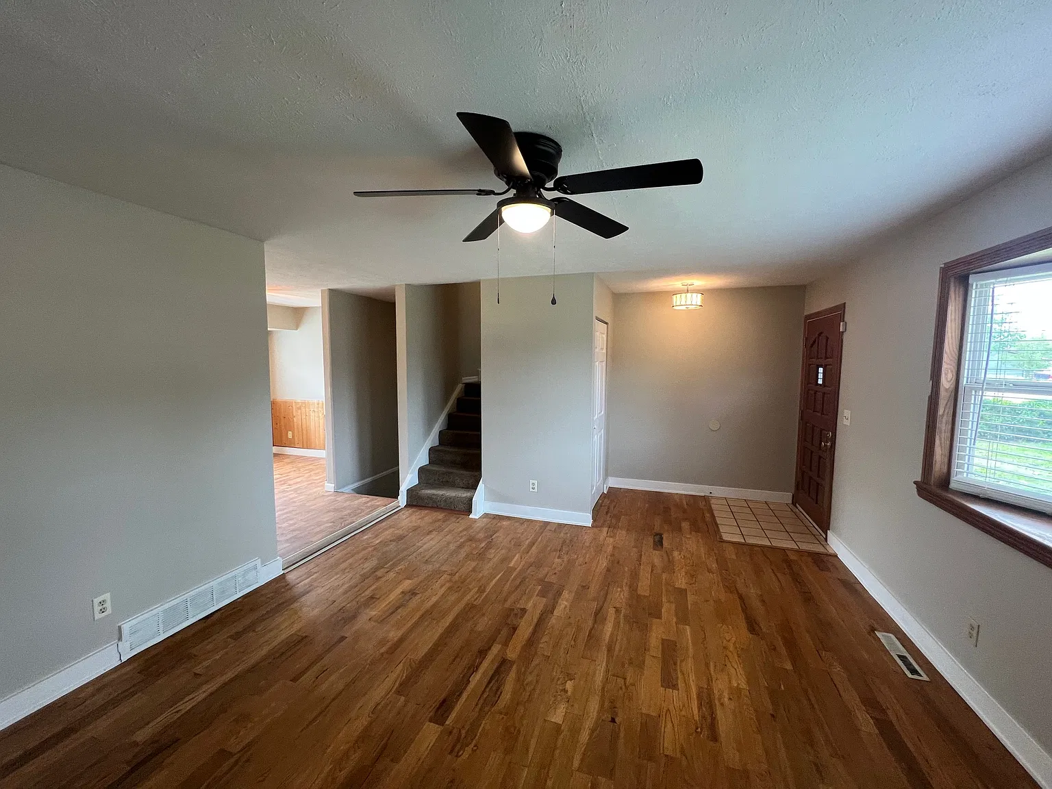 4 bed, 1566 sqft, $2,095 — Photo 4
