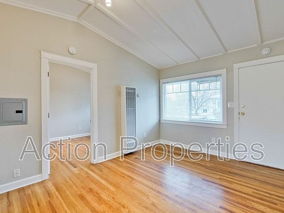 4th image of 366 & 372 Camille Ct #366-5