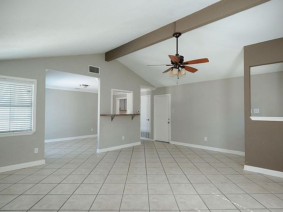 4th image of 1745 Cricket Hollow Dr