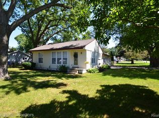 3188 Lansdowne Rd, Waterford, MI 48329