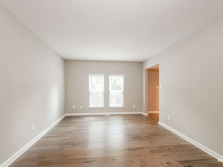 7776 Oakshot Ln — Photo 5