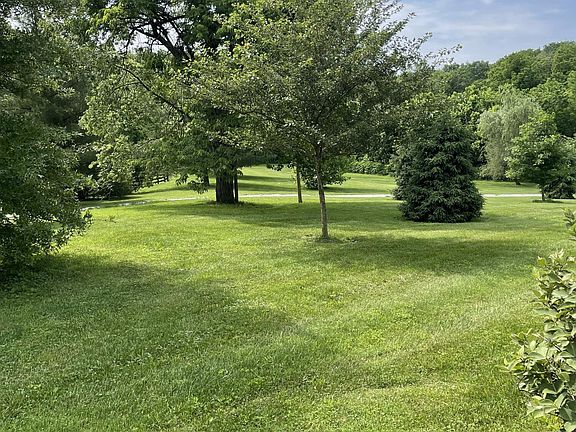 5th image of 614 Walnut Grove Ln