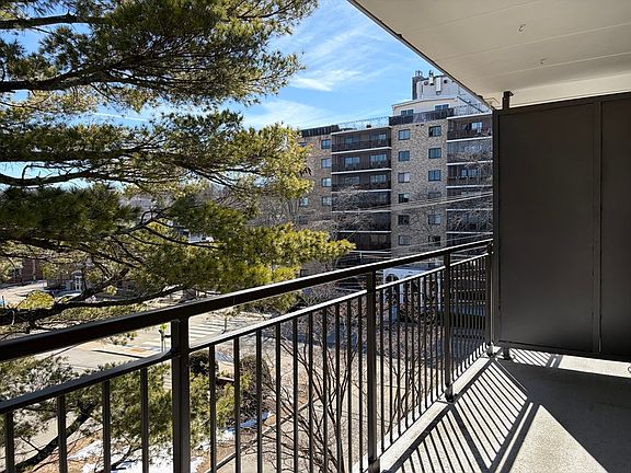 3rd image of 995 Massachusetts Ave APT 505