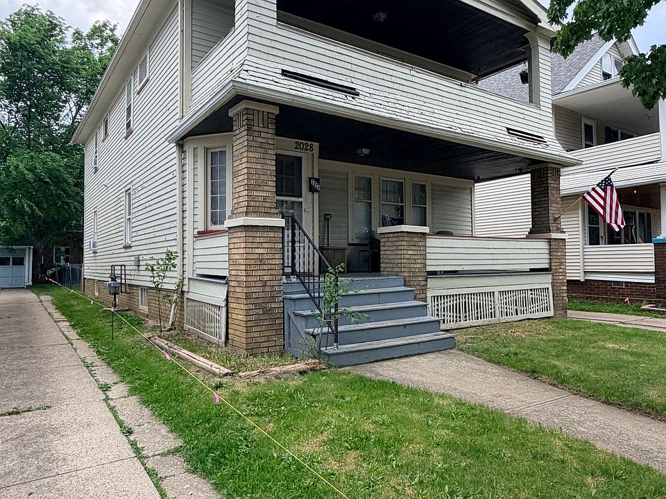 Front of the house and front entrance