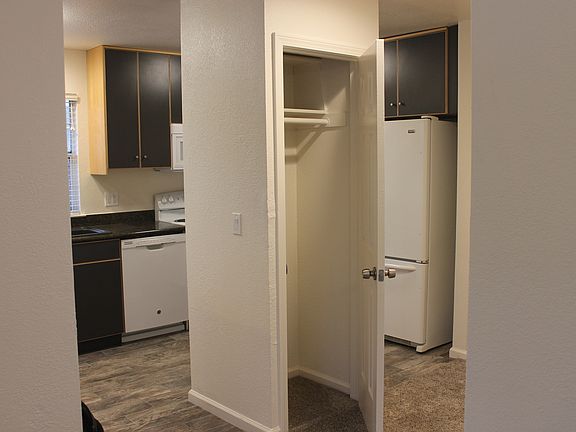 5th image of 2831 32nd St