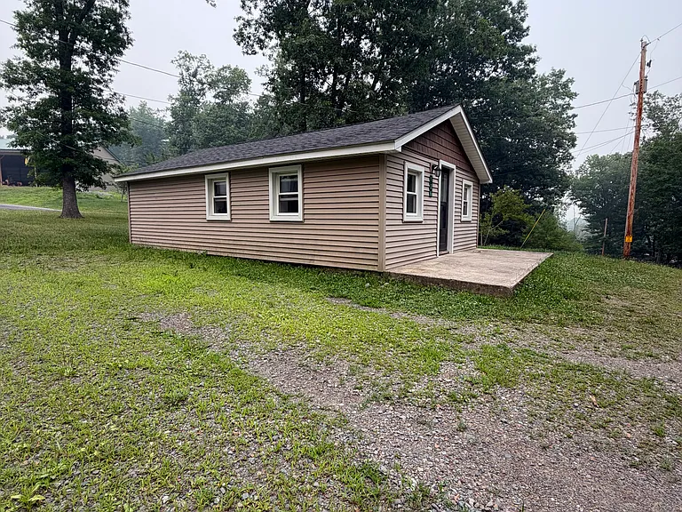 136 Hiro Ln — Photo 2