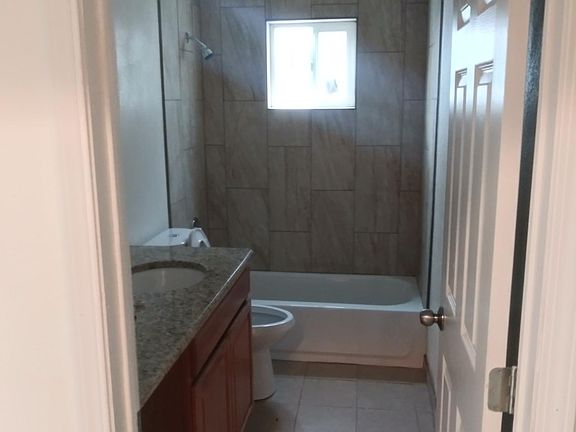 3rd image of 530 Tennessee St NE APT B