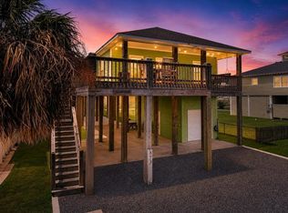 873 Townsend Dr, Crystal Beach, TX 77650