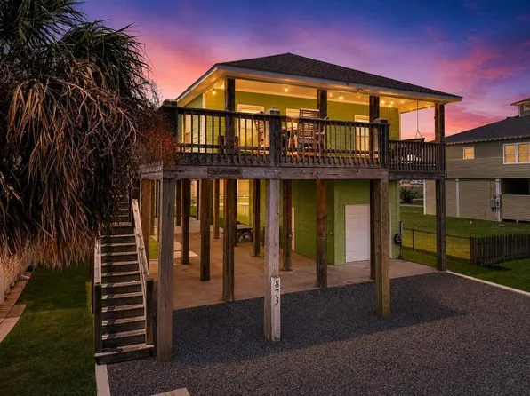 873 Townsend Dr, Crystal Beach, TX 77650