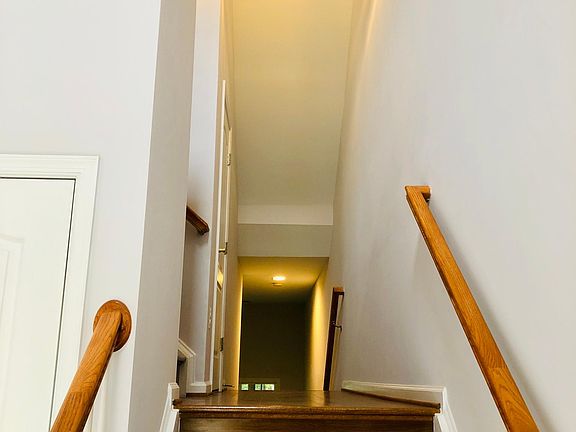 5th image of 4497 Monmouth St