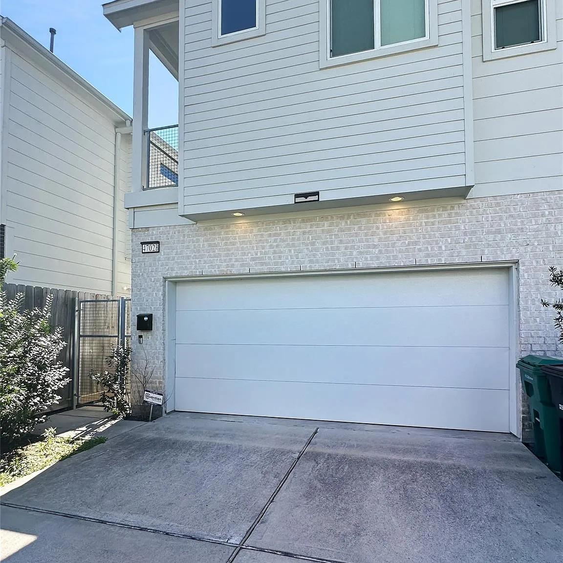 3 bed, 2.5 bath, 1854 sqft, $2,500 — Photo 1