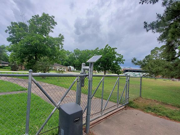 Automatic gate opener