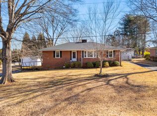 209 Arrowhead Cir, Spartanburg, SC 29301