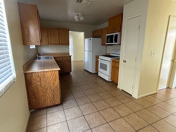 5th image of 3766 Steinbeck Dr