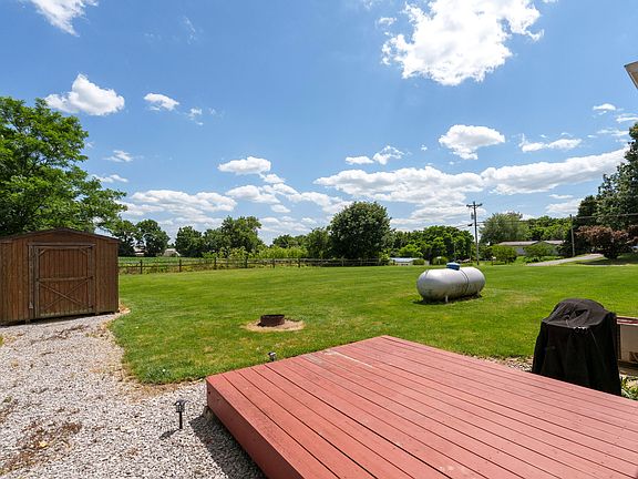 4th image of 102 Willow Pointe Dr