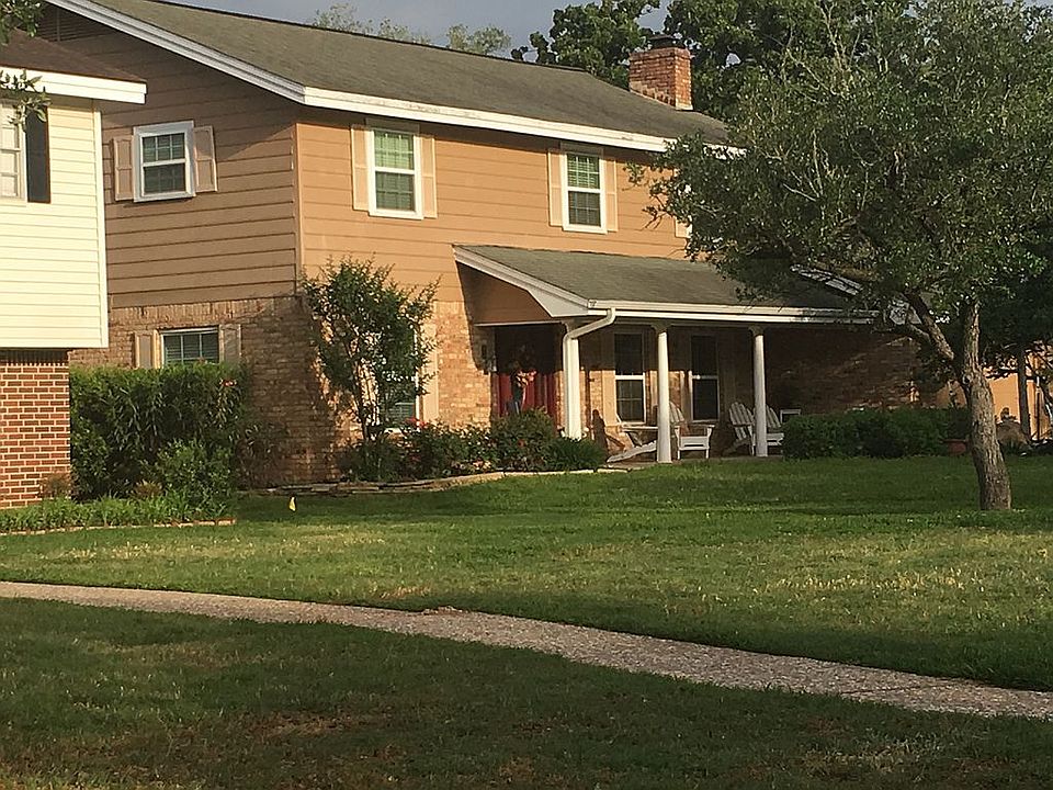 2nd image of 3802 Oak Ridge Dr