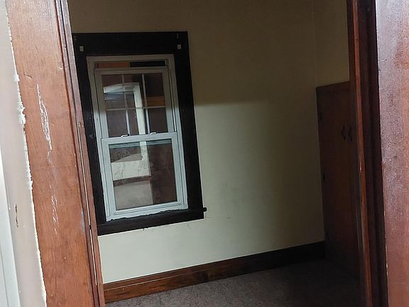4th image of 1325 Walden Ave #2