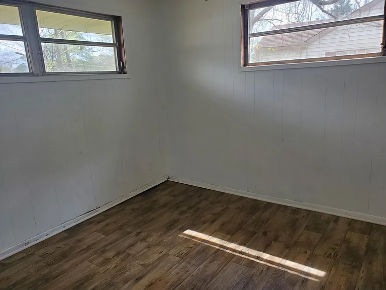 919 Kings Rd — Photo 8