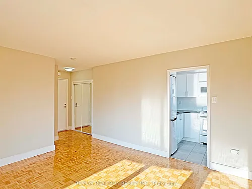 485 Huron St #904 Photo 1