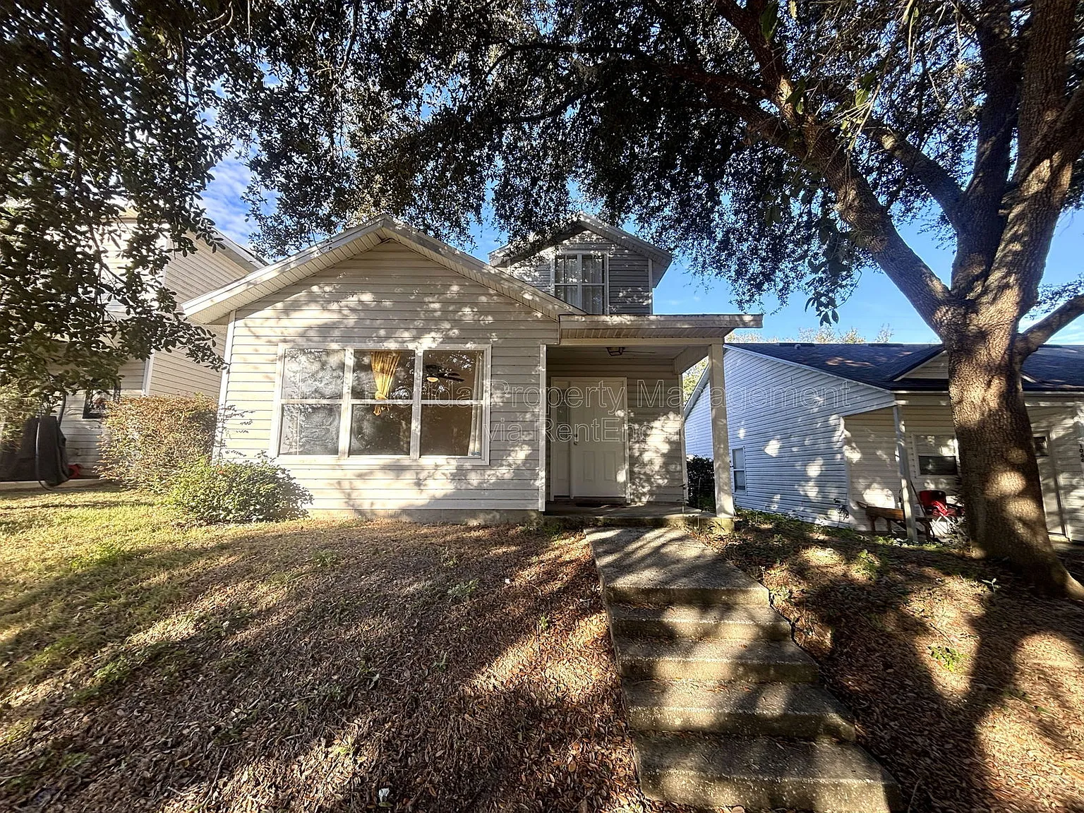 3 bed, 2.5 bath, 1412 sqft, $1,599 — Photo 1
