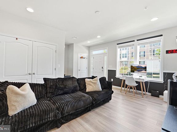 4th image of 2602 Lanham Hill Cir