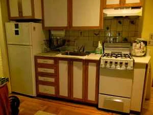 Rented by City Connections Realty | media 3