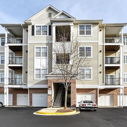 2nd image of 19609 Galway Bay Cir APT 404