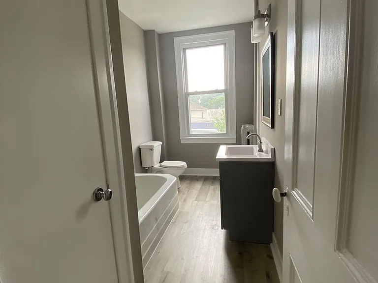 706 Northampton St — Photo 8