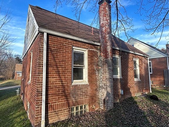 5th image of 1321 Marion Ave SE